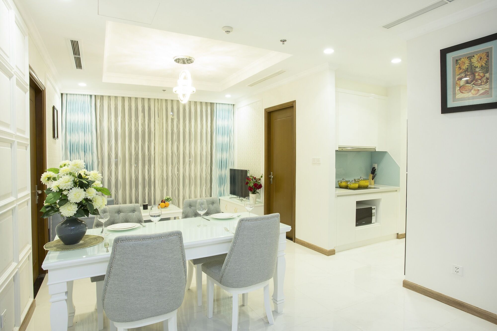 Apartment Liam Service - Vinhomes