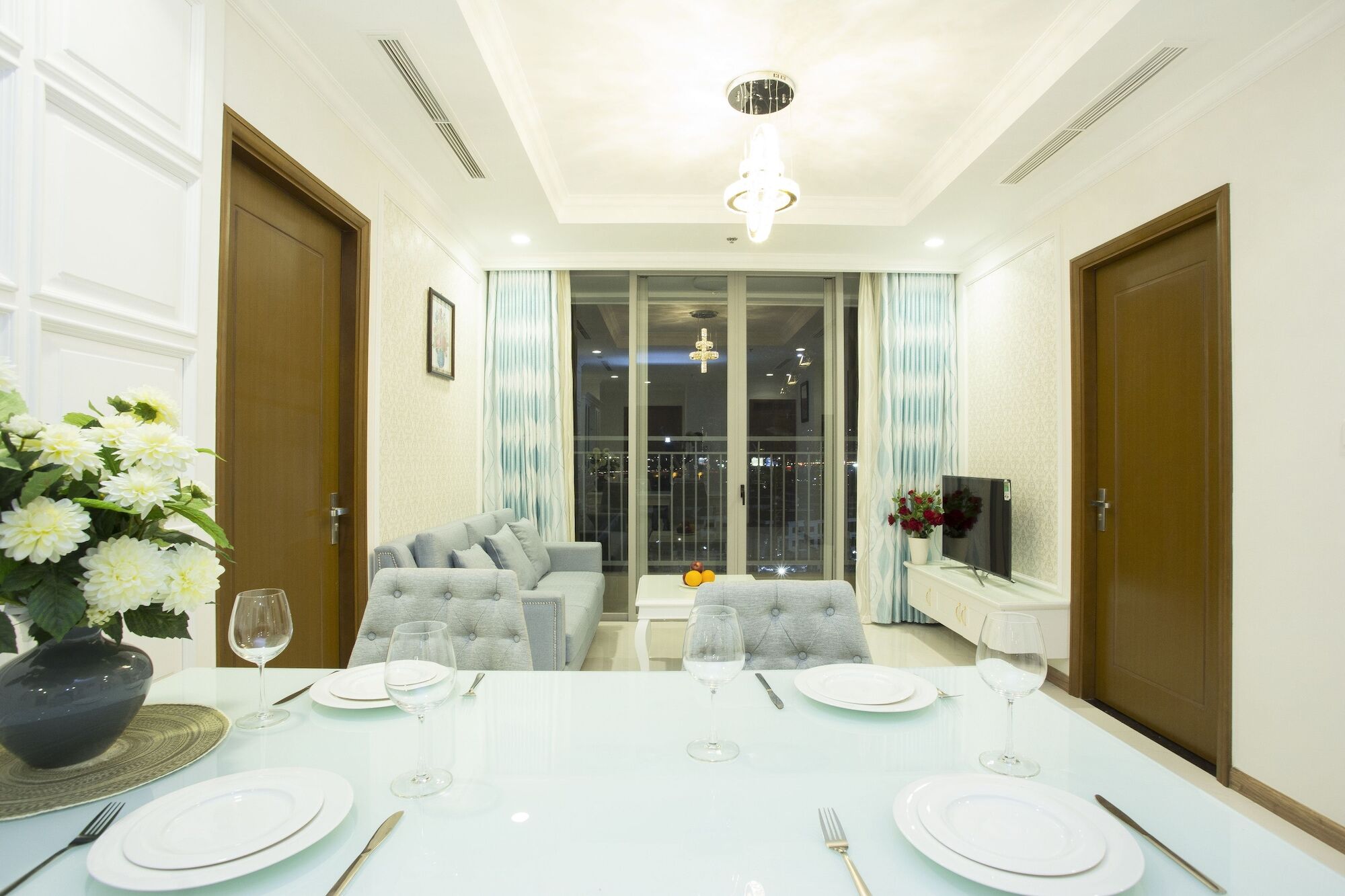 Apartment Liam Service - Vinhomes