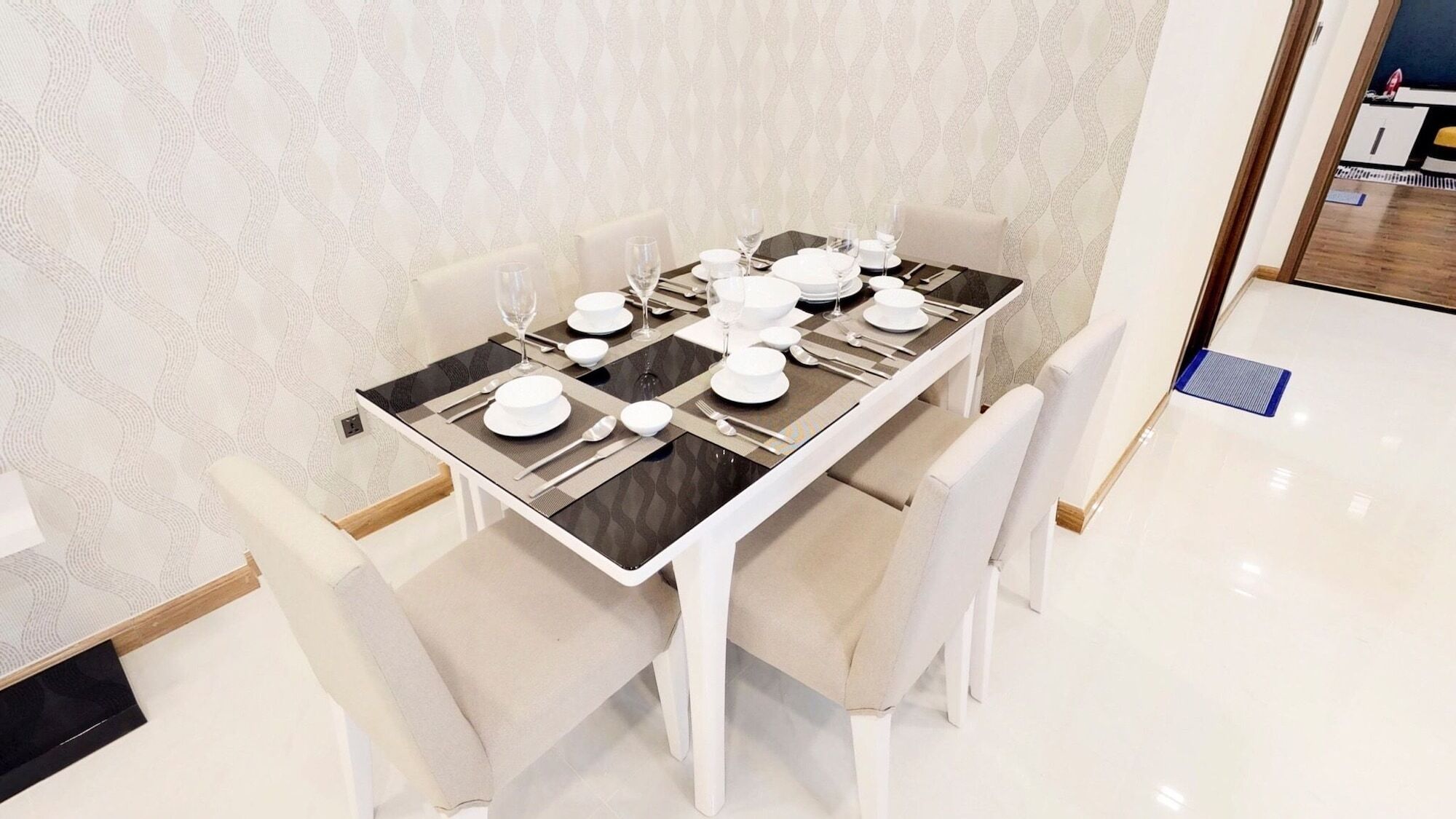 Apartment Liam Service - Vinhomes